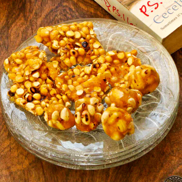 https://www.pontalo.net - Roasted Peanut & Fried Gram Chikki Recipe