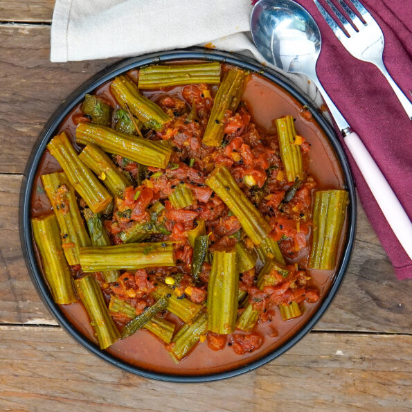 https://www.pontalo.net - Saragva Nu Shaak Recipe-Drumstick Masala Sabzi