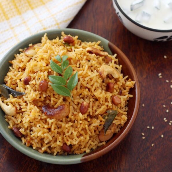 https://www.pontalo.net - Ellu Sadam Recipe - South Indian Style Til Pulao Recipe