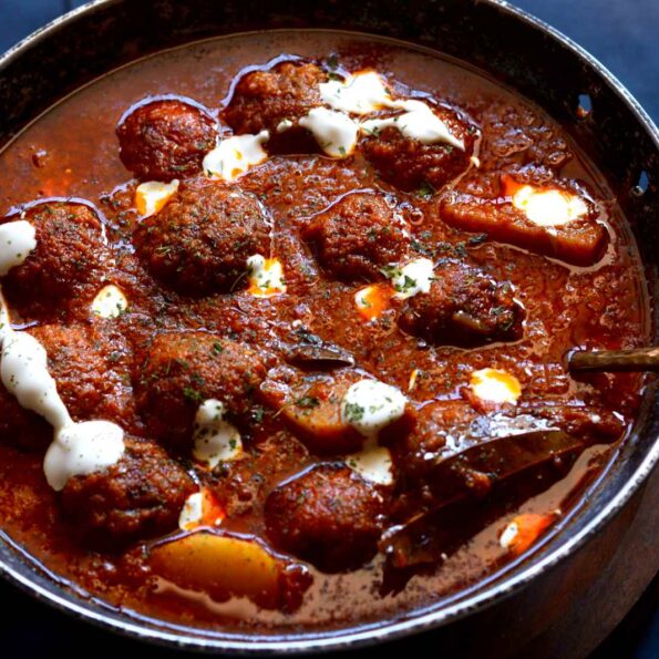 https://www.pontalo.net - Kashmiri Style Shab Deg Recipe-Mutton Kofta and Turnip Curry