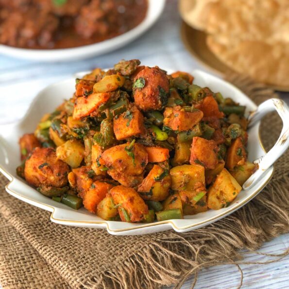 https://www.pontalo.net - Satsaagi Recipe - Sindhi Seven Vegetable Sabzi No Onion No Garlic