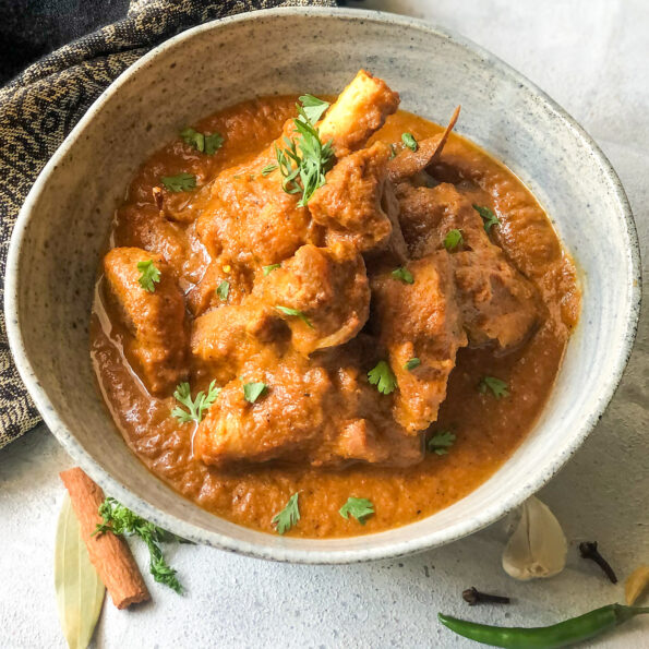 https://www.pontalo.net - Spicy Pressure Cooker Mutton Curry Recipe