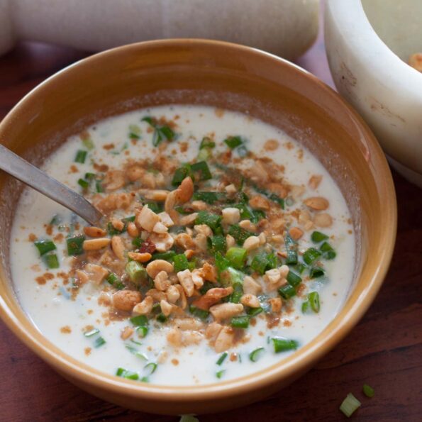 https://www.pontalo.net - Spring Onion and Peanut Raita Recipe