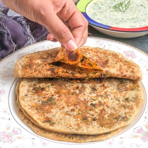 https://www.pontalo.net - बेसन मेथी पराठा रेसिपी - Besan Methi Paratha Recipe