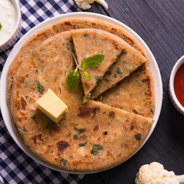 https://www.pontalo.net - Stuffed Matar & Gobi Paratha Recipe (Green Pea & Cauliflower Flat Bread)