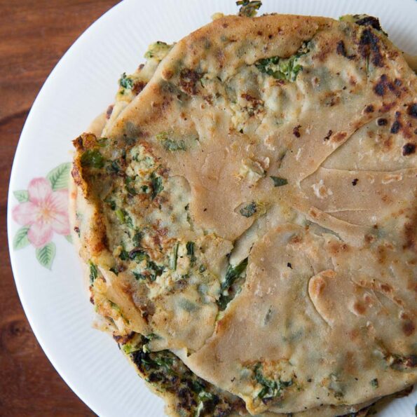 https://www.pontalo.net - Paneer Methi Paratha Recipe