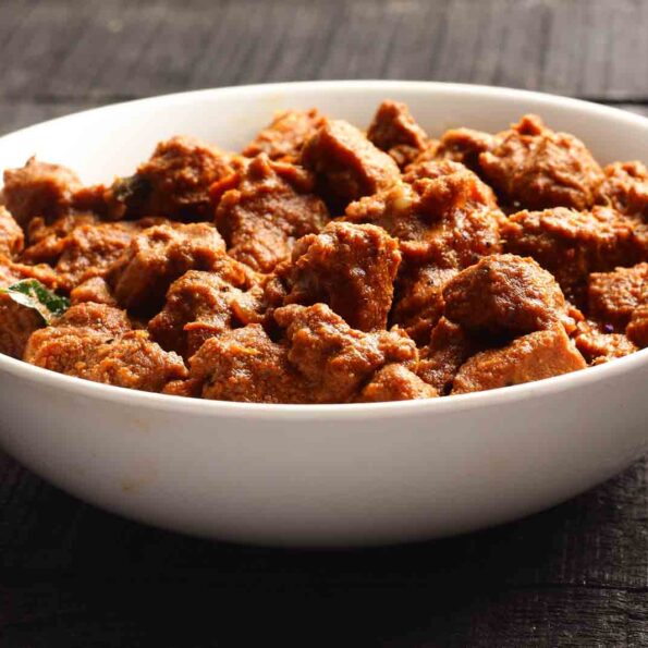 https://www.pontalo.net - Sukha Mutton Vindaloo Recipe