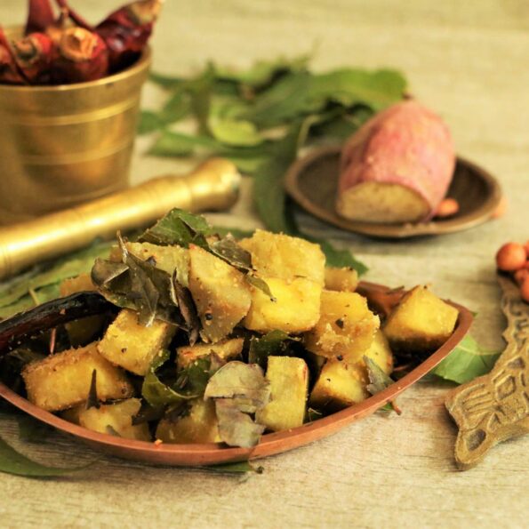 https://www.pontalo.net - शकरकंदी और नीम के पत्तो की सब्ज़ी रेसिपी - Sweet Potato & Neem Leaves Vegetable Curry (Recipe In Hindi)