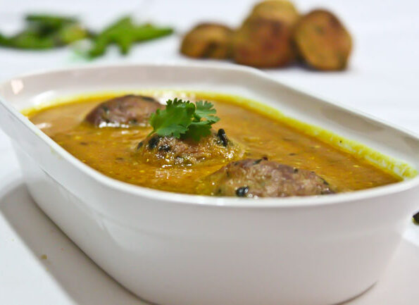 https://www.pontalo.net - Sweet Potato & Oatmeal Kofta Curry (Non Fried)