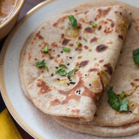 https://www.pontalo.net - Tawa Amritsari Kulcha Recipe