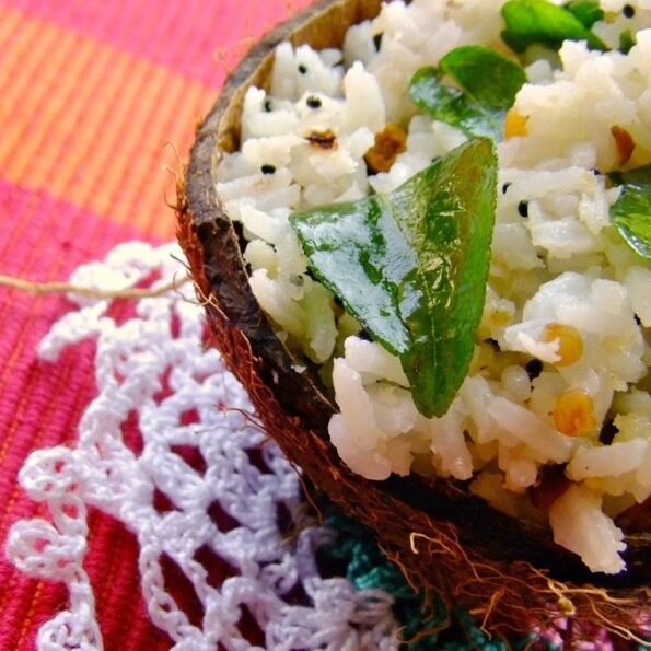 https://www.pontalo.net - थेंगाई सादम रेसिपी - Spiced Coconut Rice (Recipe in Hindi)