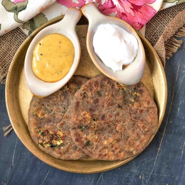 https://www.pontalo.net - Tofu Methi Paratha Recipe