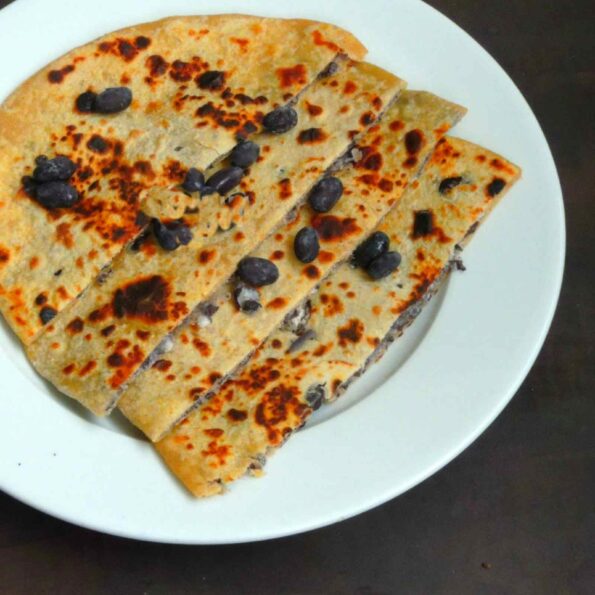 https://www.pontalo.net - Vegan Black Beans Stuffed Paratha Recipe