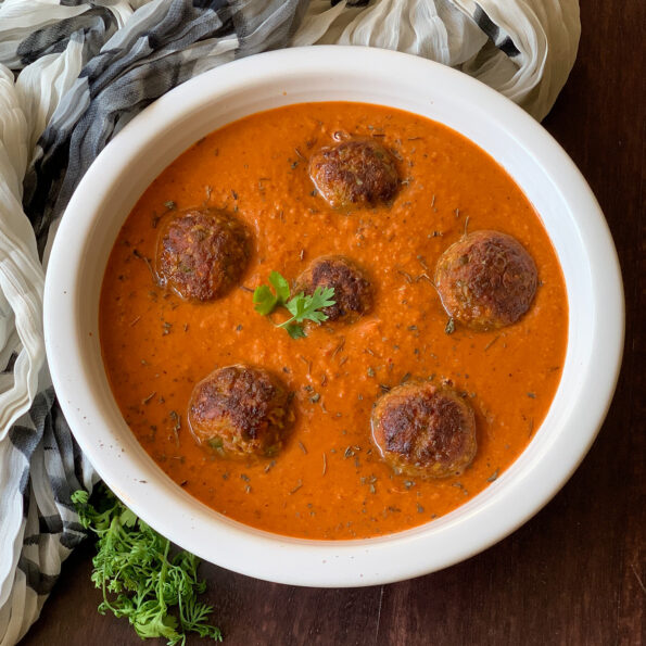 https://www.pontalo.net - Vegan Kofta Curry Recipe