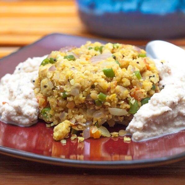 https://www.pontalo.net - Vegetable Oats Upma Recipe