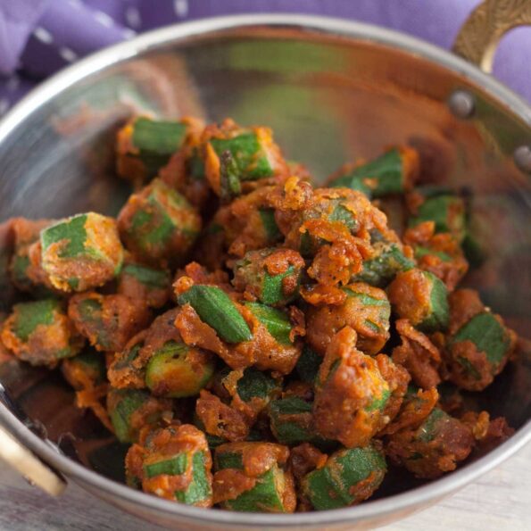 https://www.pontalo.net - Vendakkai Varuval Recipe - Tamil Nadu Style Okra Stir Fry