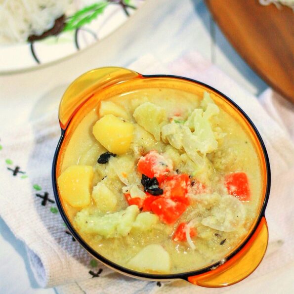 https://www.pontalo.net - White Vegetable Kurma Recipe With Coconut & Cashew