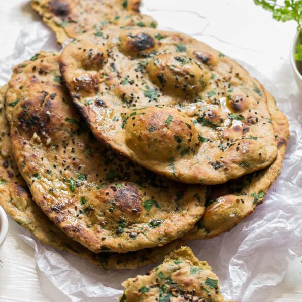 https://www.pontalo.net - Whole Wheat Palak Naan Recipe