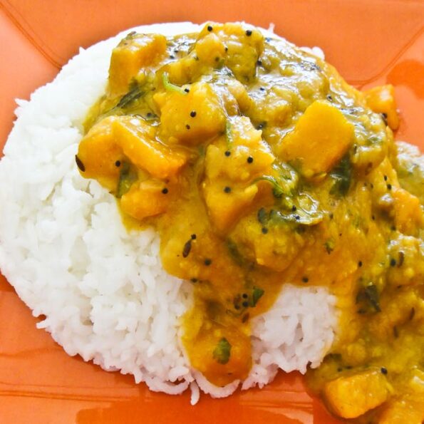 https://www.pontalo.net - Yellow Pumpkin Dal Recipe