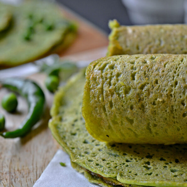 https://www.pontalo.net - Besan And Green Pea Cheela Recipe