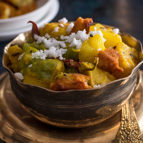 https://www.pontalo.net - Chapor Ghonto Recipe - Bengali Mix Vegetable With Lentils Patties