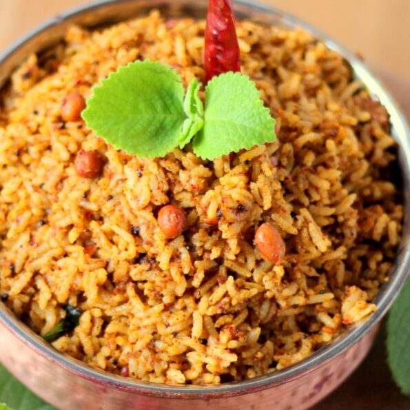 https://www.pontalo.net - Doddapatre Soppina Chitranna Recipe (Spiced Indian Thyme Rice)