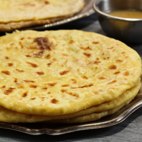 https://www.pontalo.net - Dry Fruits Meetha Paneer Paratha Recipe