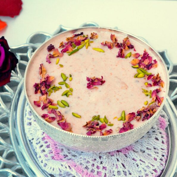 https://www.pontalo.net - गुलाब गुलकंद फिरनी रेसिपी - Rose Gulkand Phirni (Recipe In Hindi)