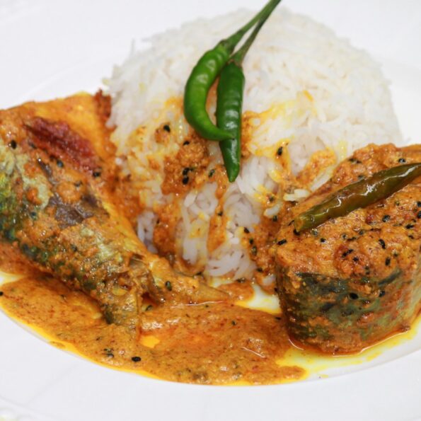 https://www.pontalo.net - Bengali Style Hilsa Fish In Poppy Seeds & Yogurt Curry Recipe