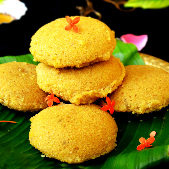 https://www.pontalo.net - Jackfruit Idli Recipe - Pansu Idli