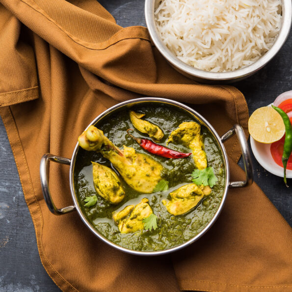 https://www.pontalo.net - Saagwala Chicken  Recipe - Palak Chicken Curry