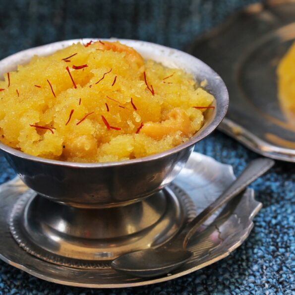 https://www.pontalo.net - Pineapple And Semolina Sheera Recipe