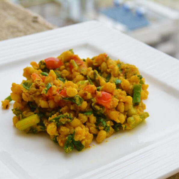 https://www.pontalo.net - बूंदी और हरे प्याज की सब्ज़ी रेसिपी - Boondi And Spring Onion Greens Sabzi (Recipe in Hindi)