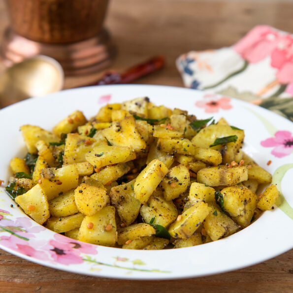 https://www.pontalo.net - Vazhakkai Poriyal Recipe - Raw banana Roast With Pepper