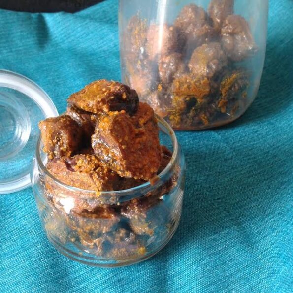 https://www.pontalo.net - Singhade Ka Achaar Recipe (Water Chestnut Pickle)