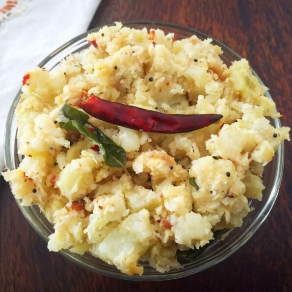 https://www.pontalo.net - Urulaizhilangu Podimas (South Indian Style Potato Mash)