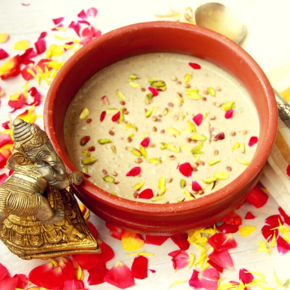 https://www.pontalo.net - Vegan Date & Fig Payasam Recipe