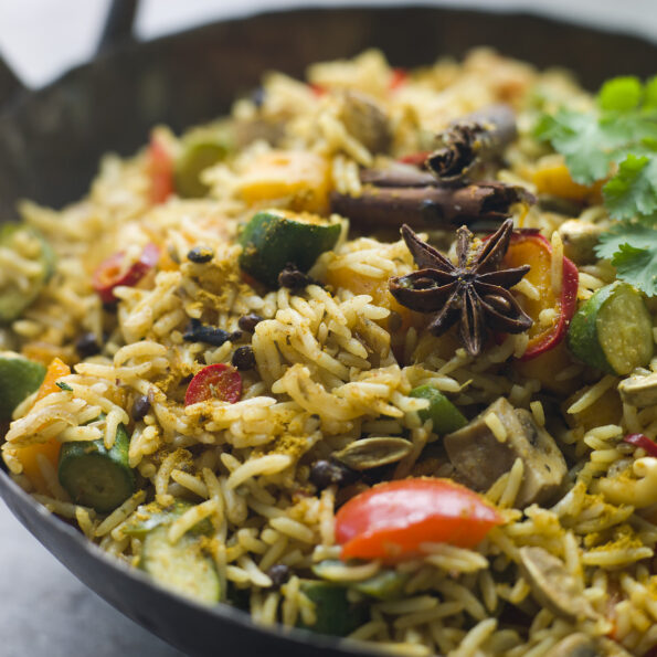 https://www.pontalo.net - Vegetable Biryani Recipe With Chatpata Aloo